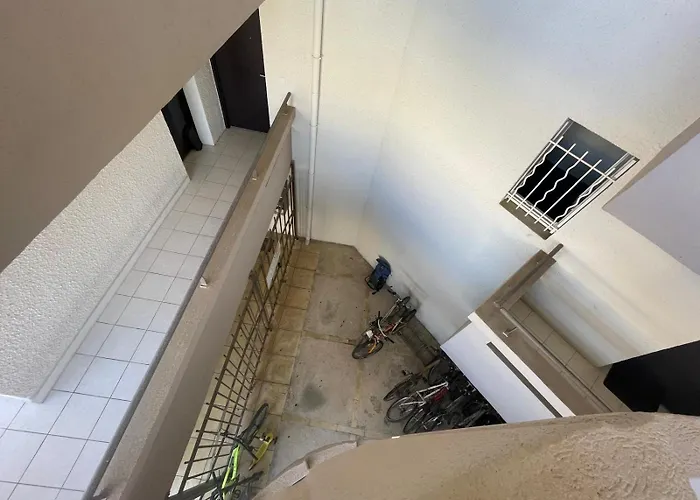 Frontignan アパート